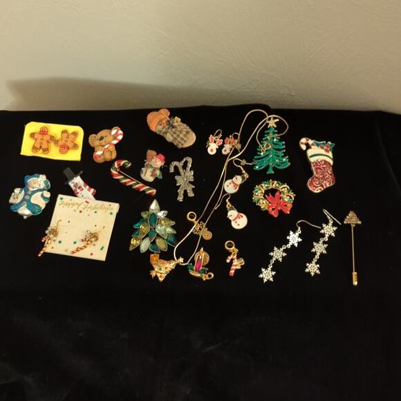 Lot of Christmas Costume Jewelry Sold As Is - Picture 1 of 9